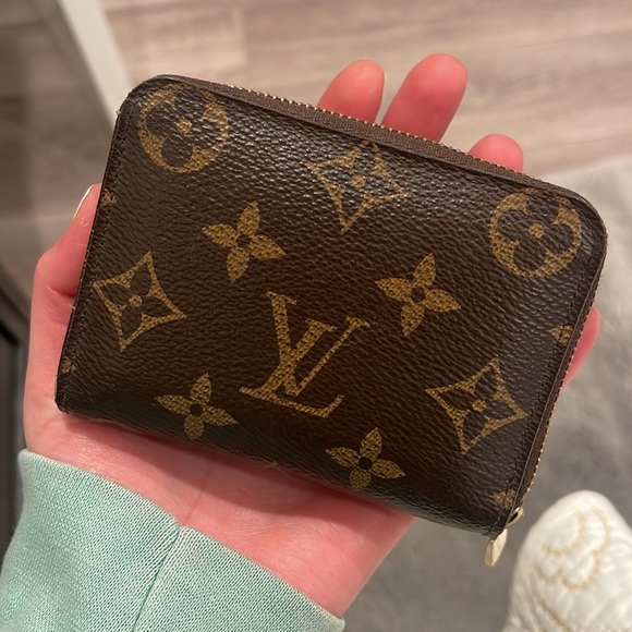 Louis Vuitton Wallet - Picture 3 of 10